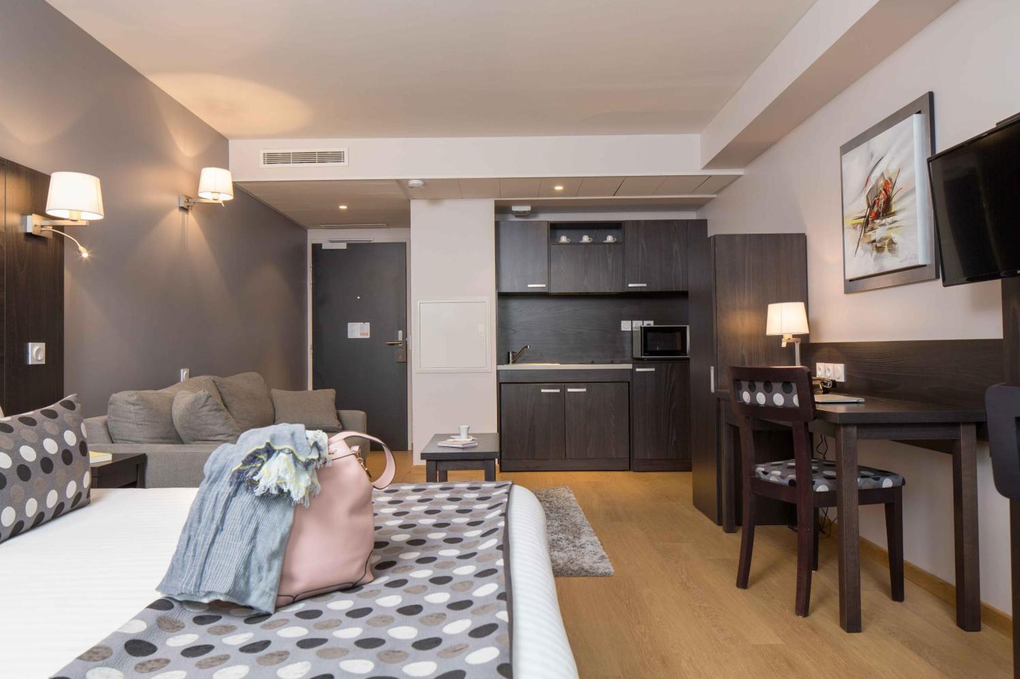 Seven Urban Centre 4*
